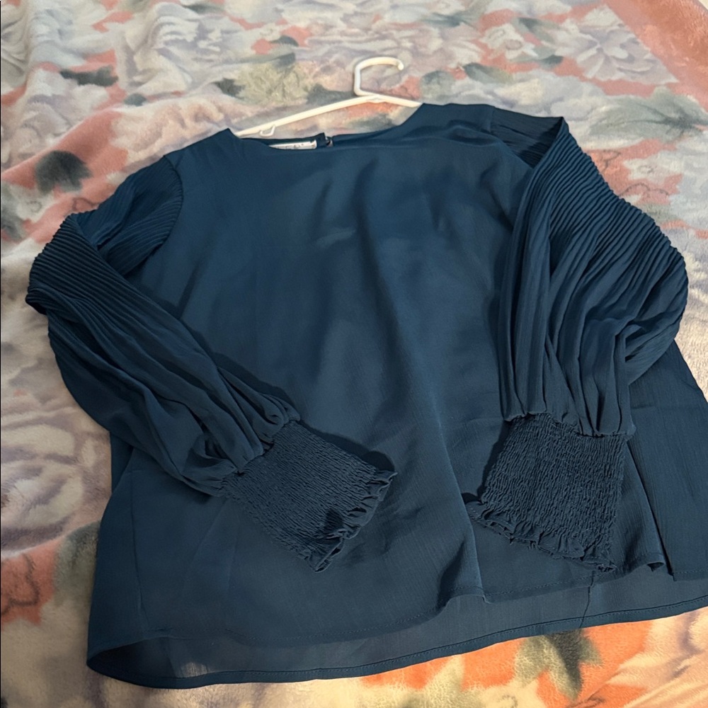Chic Teal Blouse with Pleated Sleeves